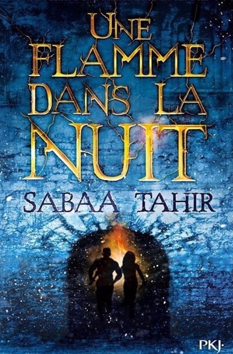 Une flamme dans la nuit